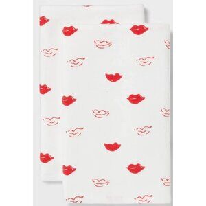 Room Essentials Scattered Red Lips 2 Pack Bath Hand Towels Valentine’s Day NEW